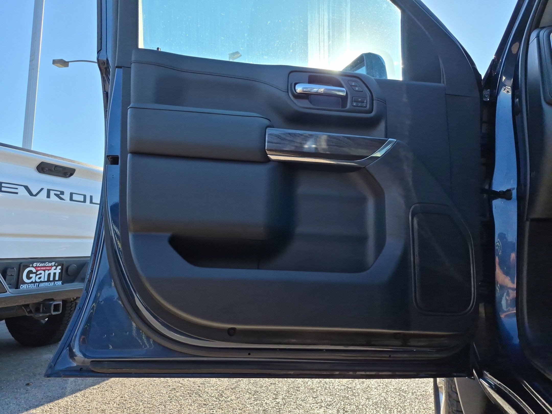 Used 2022 Chevrolet Silverado 3500 LTZ AWD/4WD image 12