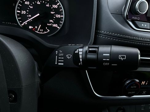 Used 2025 Nissan Rogue SV image 36