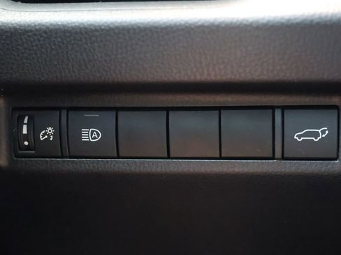 Used 2019 Toyota RAV4 XLE Premium FWD image 24