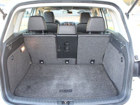 Used 2017 Volkswagen Tiguan S image 17