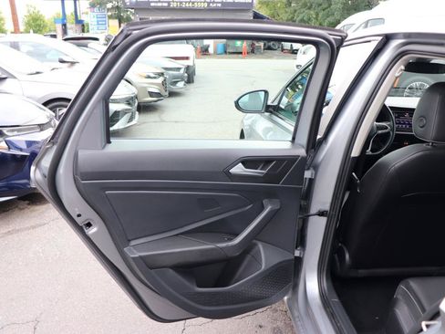 Used 2024 Volkswagen Jetta SE FWD image 23