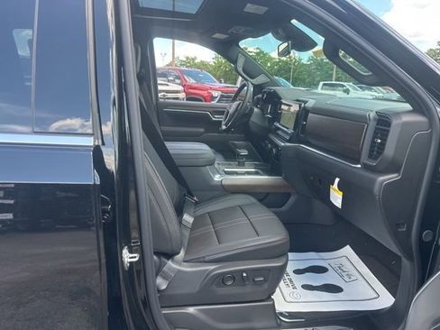 New 2026 Chevrolet Silverado 1500 High Country w/ LPO, Dark Essentials Package AWD/4WD image 32