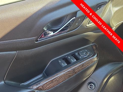 Used 2022 GMC Acadia Denali image 15