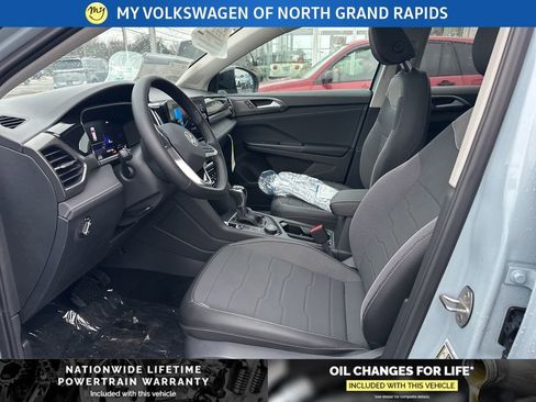 New 2026 Volkswagen Taos SE image 10