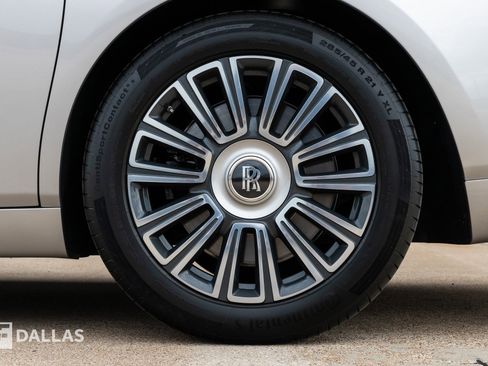 Used 2023 Rolls-Royce Phantom Sedan w/ The Phantom Package image 13