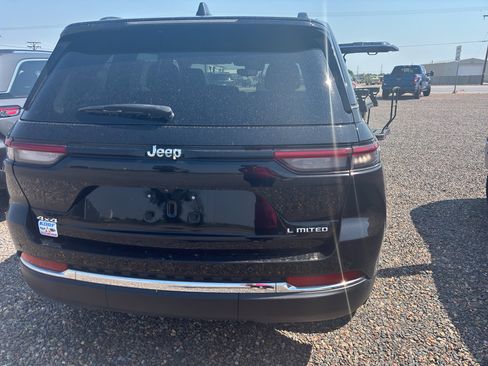 Used 2023 Jeep Grand Cherokee Limited AWD/4WD image 8