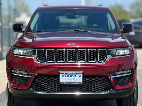 Used 2022 Jeep Grand Cherokee Limited image 6