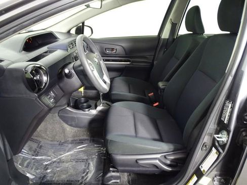 Used 2015 Toyota Prius C One image 5