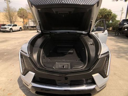 New 2025 Cadillac Escalade IQ Luxury 2 image 18