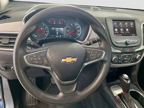 Used 2020 Chevrolet Equinox LS w/ LS Convenience Package image 11