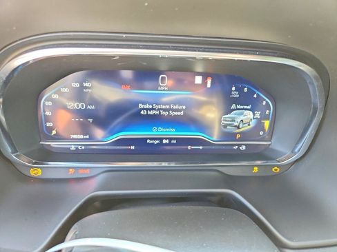Used 2022 Chevrolet Suburban LT w/ Luxury Package AWD/4WD image 8