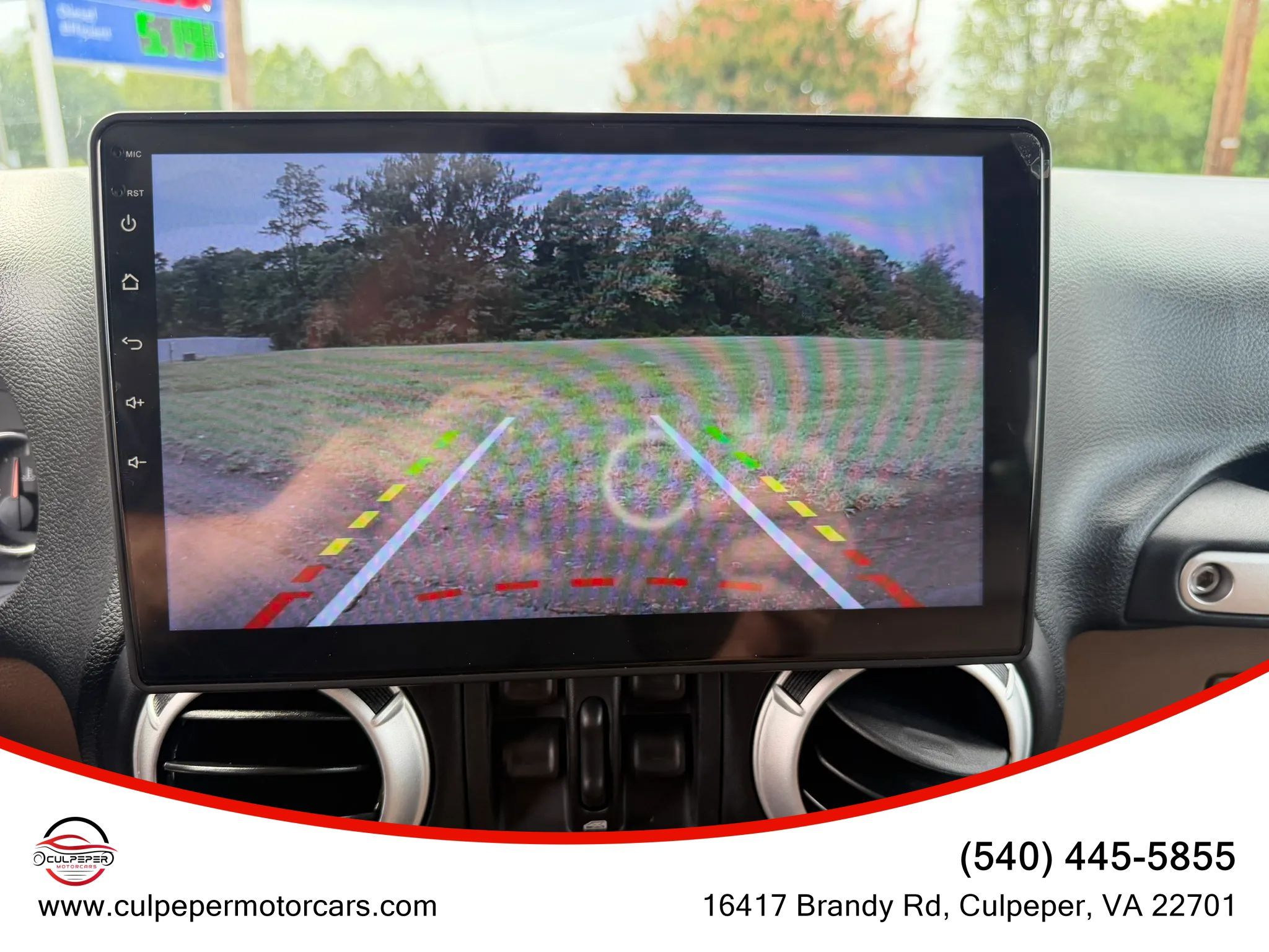 Used 2012 Jeep Wrangler Unlimited Sahara w/ Connectivity Group AWD/4WD image 19