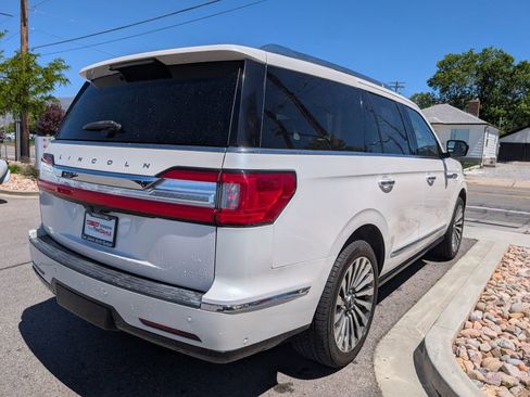 Used 2019 Lincoln Navigator Reserve AWD/4WD image 4