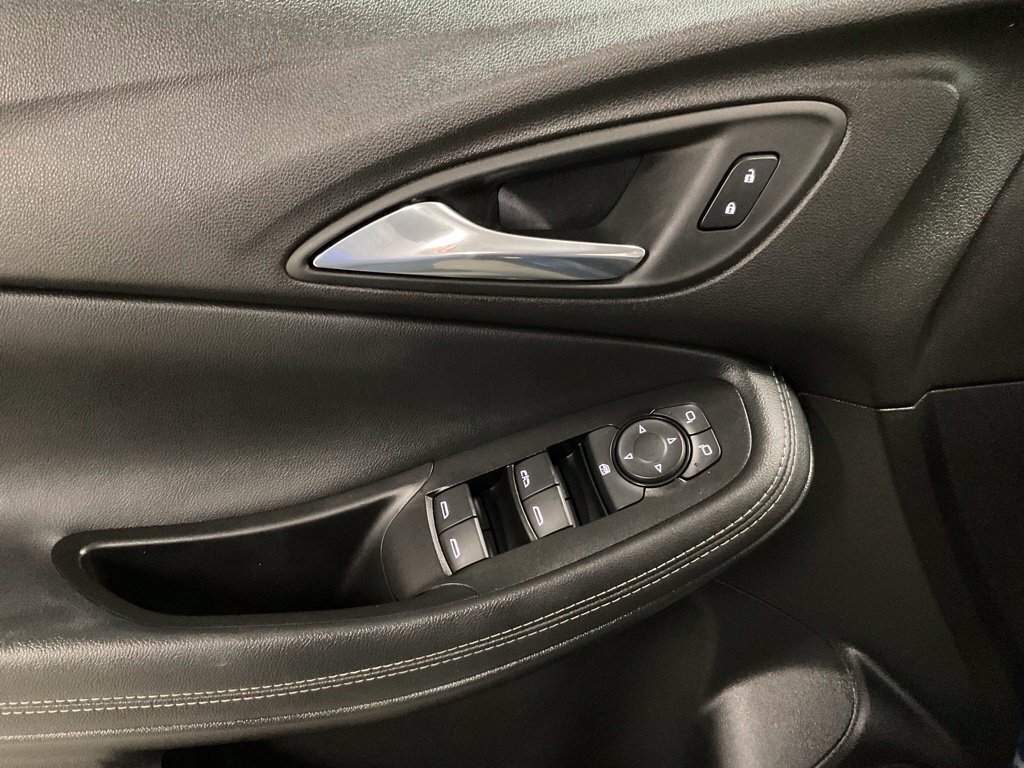 Used 2022 Buick Encore GX Preferred w/ Cold Weather Comfort Package AWD/4WD image 19