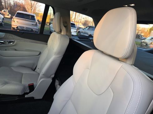 Used 2024 Volvo XC90 B6 Ultimate w/ Lounge Package image 6
