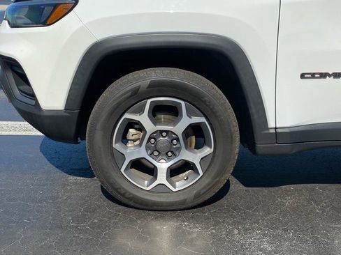 Used 2022 Jeep Compass Trailhawk image 10