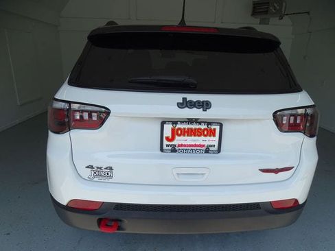 Used 2022 Jeep Compass Trailhawk w/ Trailhawk Convenience Group AWD/4WD image 21