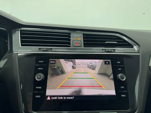 Used 2019 Volkswagen Tiguan SEL FWD image 28