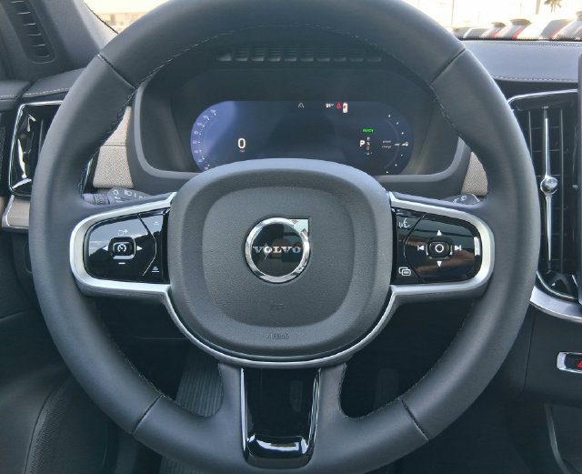 New 2026 Volvo XC90 T8 Plus w/ Protection Package Premier AWD/4WD image 9