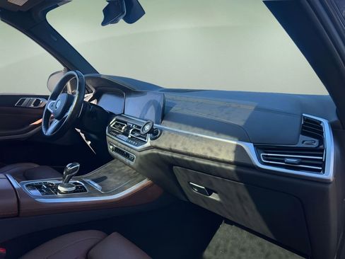 Used 2021 BMW X5 M50i w/ Premium Package image 18