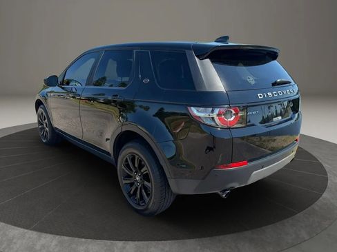 Used 2017 Land Rover Discovery Sport SE image 5