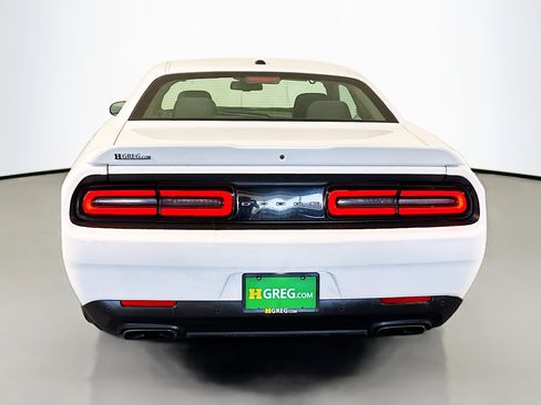 Used 2022 Dodge Challenger R/T image 8