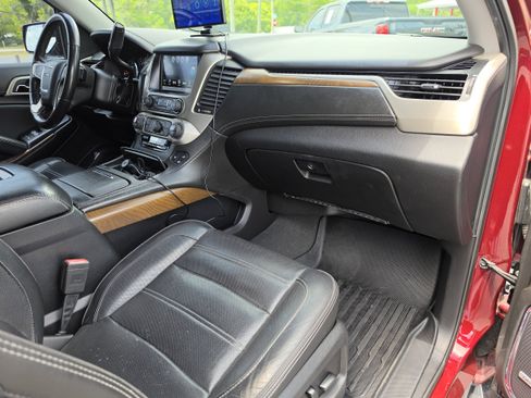 Used 2020 GMC Yukon XL Denali RWD image 15