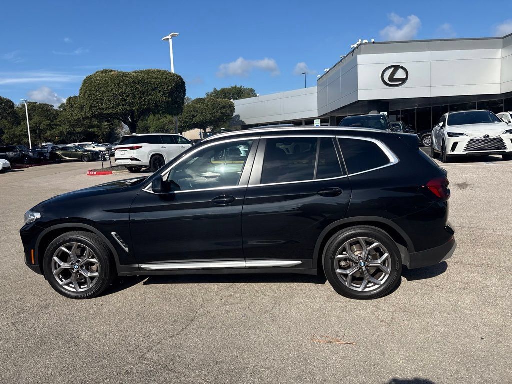 Used 2023 BMW X3 xDrive30i w/ Premium Package AWD/4WD image 2