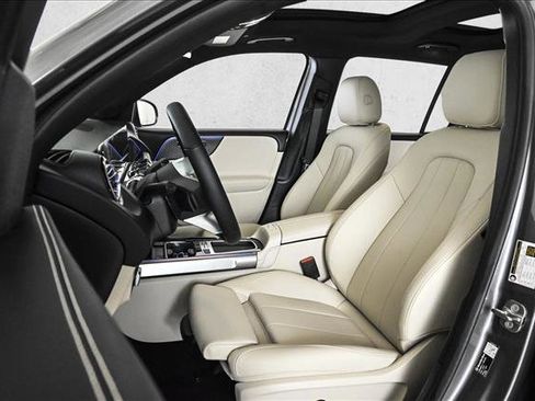 New 2026 Mercedes-Benz GLB 250 4MATIC image 18