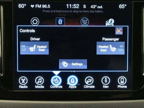 Used 2017 Chrysler Pacifica Touring-L w/ Tire & Wheel Group image 10