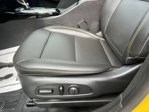 Used 2025 Chevrolet Trax ACTIV w/ Sunroof Package FWD image 20