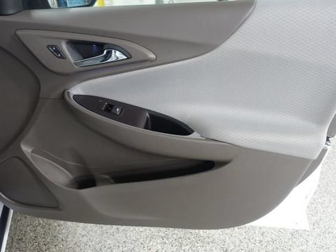 Used 2018 Chevrolet Malibu LT FWD image 24