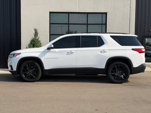 Used 2021 Chevrolet Traverse LT AWD/4WD image 2