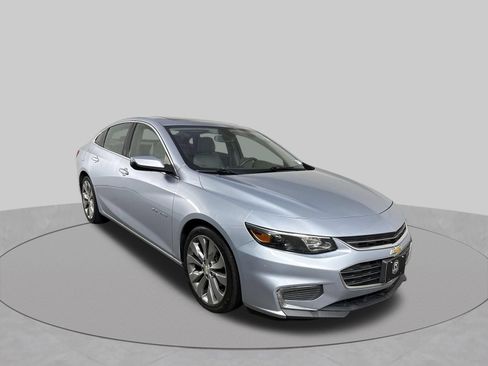 Used 2017 Chevrolet Malibu Premier w/ Premier Sun and Wheel Package FWD image 3
