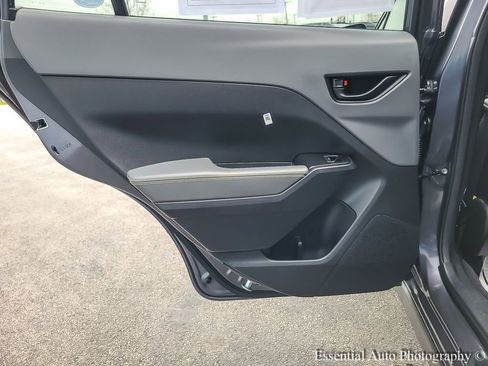 Certified 2025 Subaru Crosstrek 2.5i Sport w/ Crosstrek Mirror Package image 17