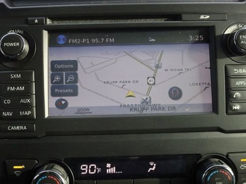 Used 2018 Nissan Titan PRO-4X w/ Pro-4x Convenience Package image 10