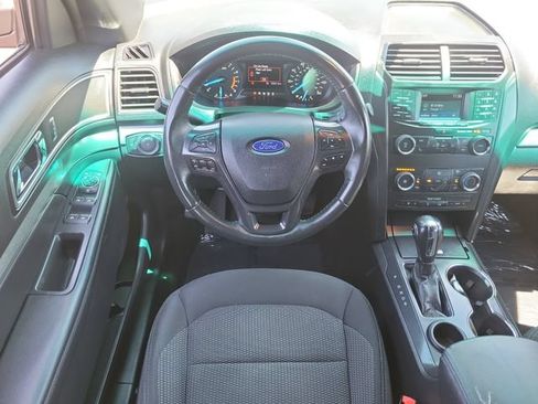 Used 2019 Ford Explorer XLT FWD image 7