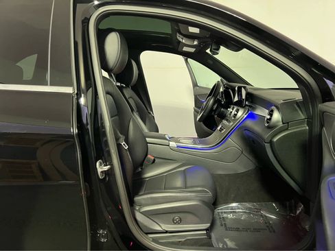 Used 2022 Mercedes-Benz GLC 300 4MATIC image 29