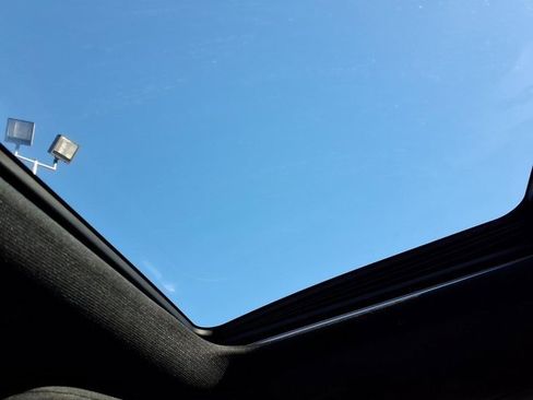 Used 2019 Jeep Grand Cherokee Altitude image 15