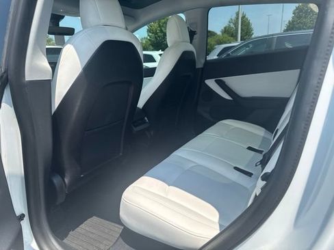 Used 2021 Tesla Model Y Long Range AWD/4WD image 13