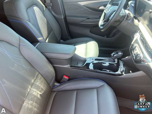 Used 2026 Buick Envista Sport Touring w/ Advanced Safety Package FWD image 12