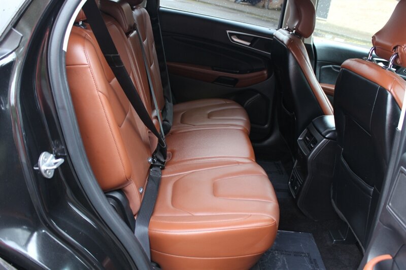 Used 2015 Ford Edge Titanium w/ Equipment Group 302A AWD/4WD image 16