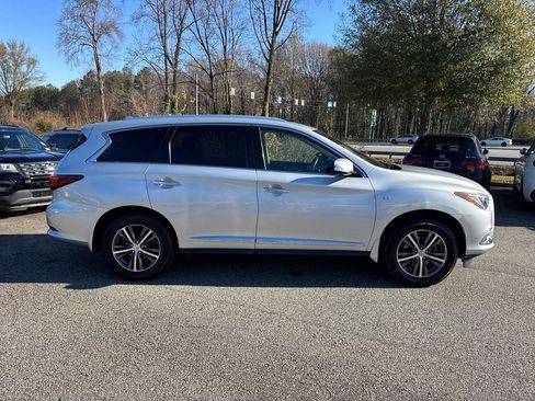 Used 2019 INFINITI QX60 Luxe w/ Essential Package image 8