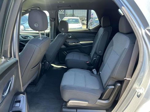 Used 2023 Chevrolet Traverse LT FWD image 12