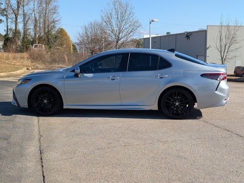 Used 2021 Toyota Camry XSE image 10