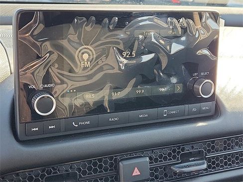 Used 2023 Honda HR-V LX image 16