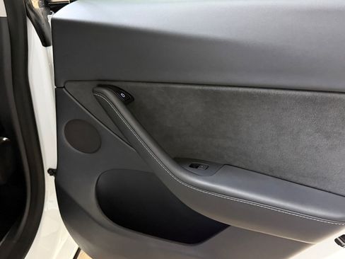 Used 2021 Tesla Model Y Performance image 39