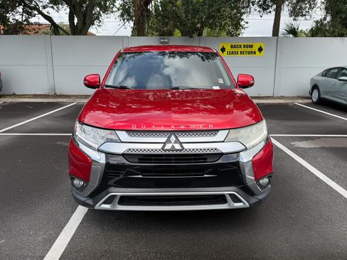 Used 2020 Mitsubishi Outlander SE FWD image 2