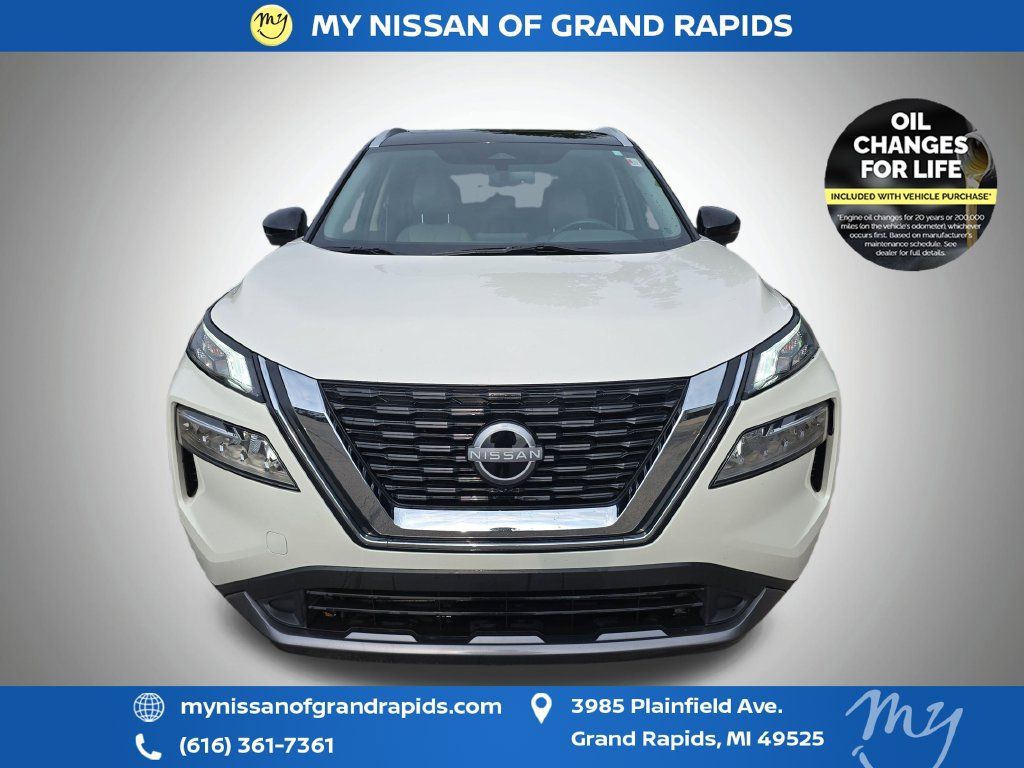 Used 2023 Nissan Rogue SL AWD/4WD image 3