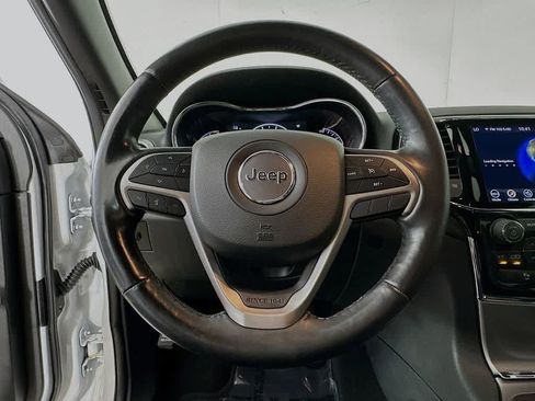 Used 2022 Jeep Grand Cherokee Laredo X AWD/4WD image 16